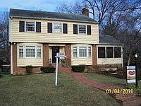 1st image of 910 Emerald Dr