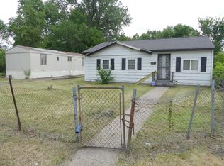 1200 N 40th St, East Saint Louis, IL 62204