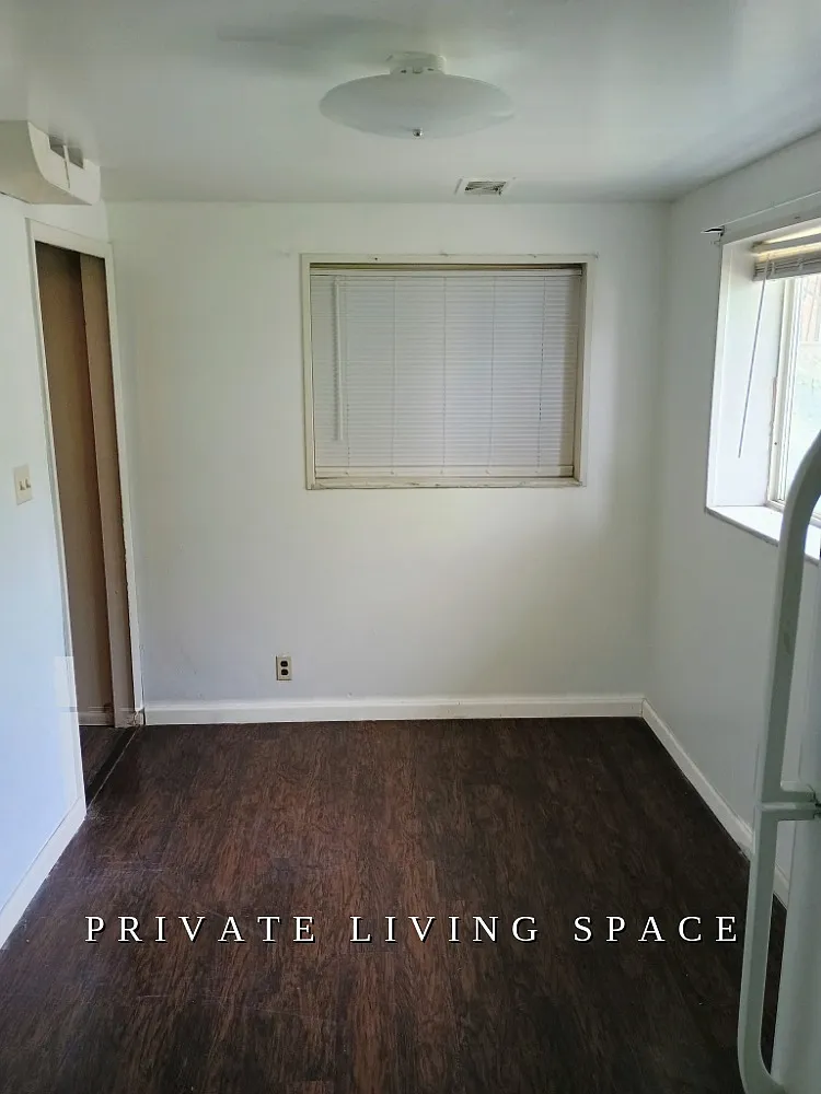 1 bed, 450 sqft, $900 — Photo 2