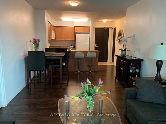 2nd image of 30 Grand Trunk Cres #2009