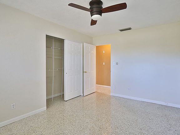 3rd image of 930 S Conrad Ave