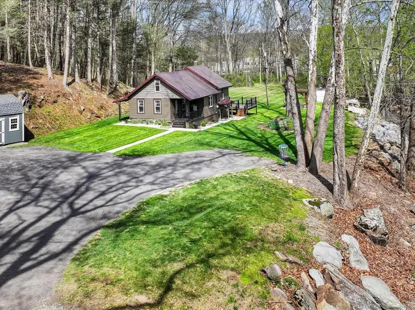 126 Geary Wolfe Rd, Pine Grove, PA 17963