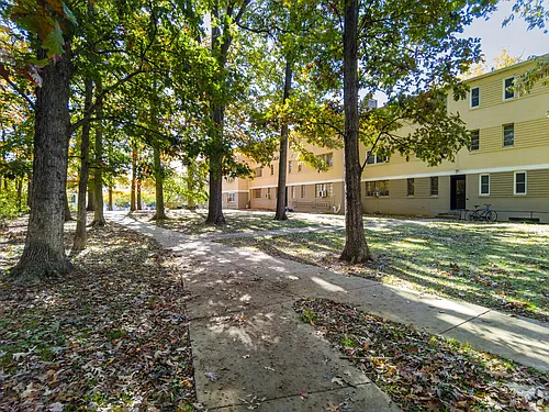 Parkway Garden Apartments Photo 1