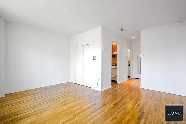 Rented by Bond New York | media 15