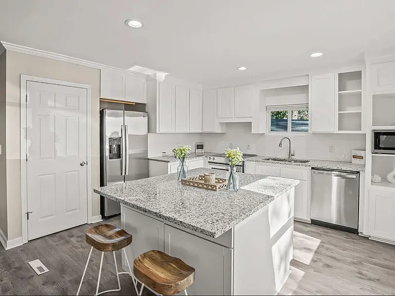 425 Yachting Rd — Photo 23