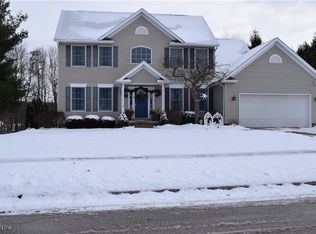 325 Meadow Ridge Trl, Doylestown, OH 44230