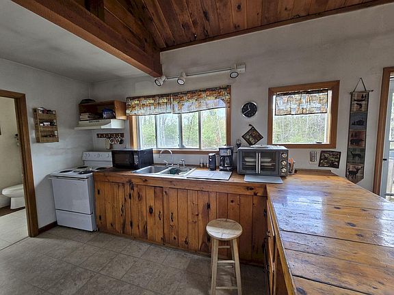 4th image of 139 Carrabassett Road