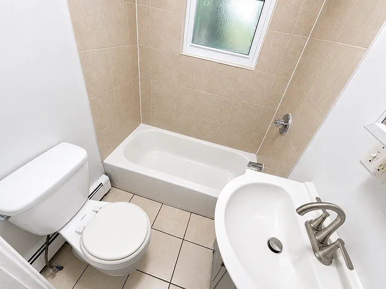 259 S 6th St #3 — Photo 3