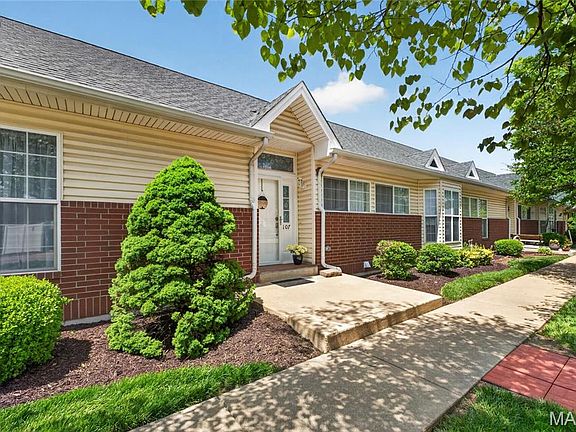 3rd image of 107 Cardinal Villas Dr #1C