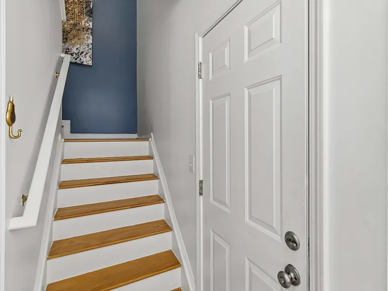 111 Briarhaven Dr — Photo 13