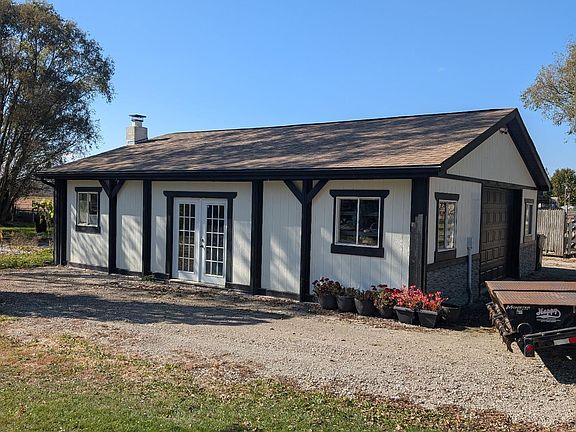 3rd image of 27780 Pratt Rd