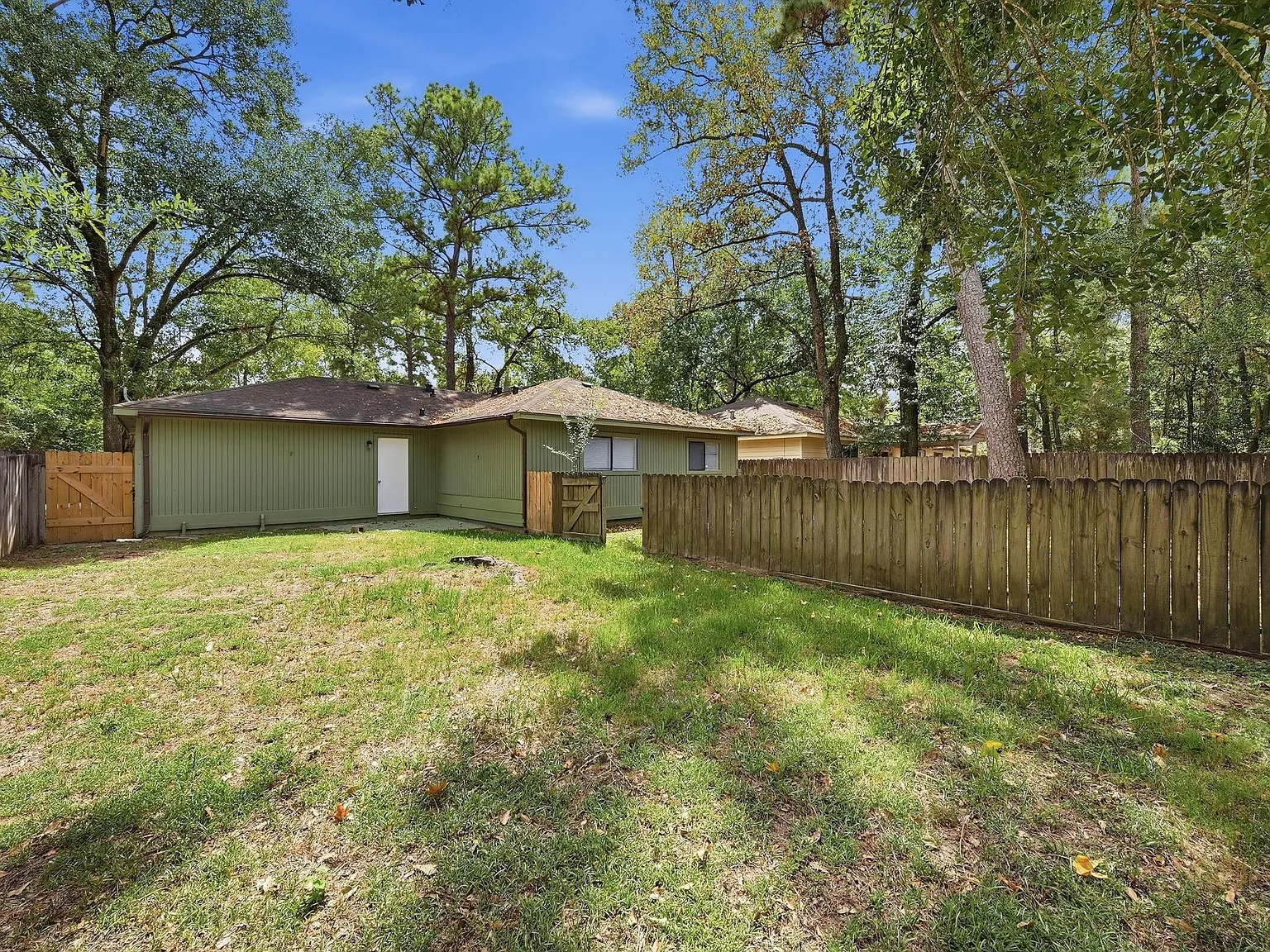 3 bed, 1.5 bath, 1041 sqft, $1,750 — Photo 2
