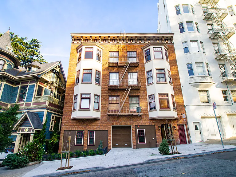 65 Buena Vista Ave E — Photo 2