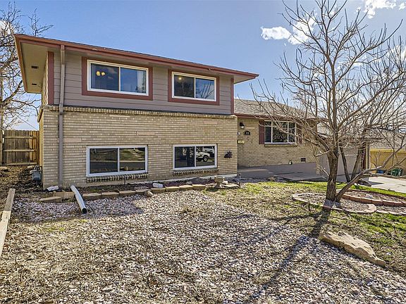 3rd image of 940 W 79th Pl
