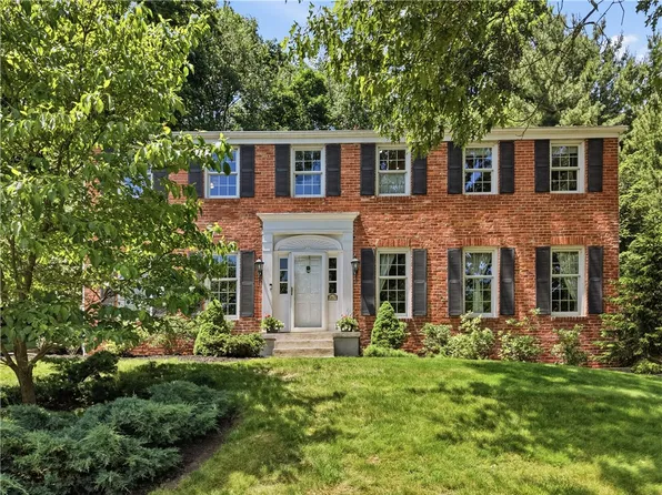 317 Cornwall Dr, Pittsburgh, PA 15238