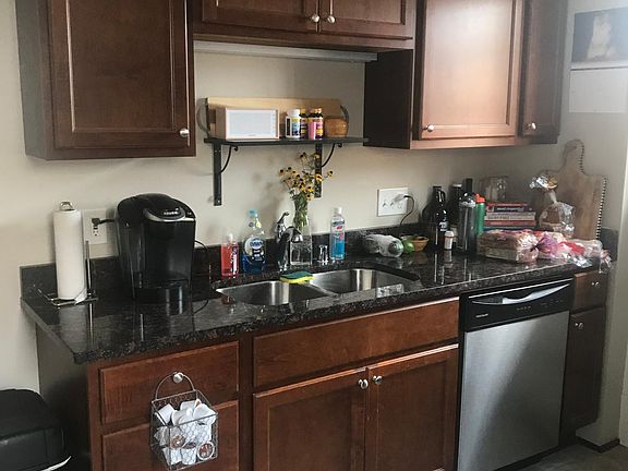 2nd image of 726 E Lincoln Ave