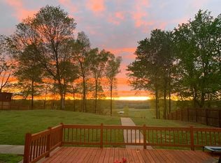 954 Red Bluff Way, Adams, TN 37010