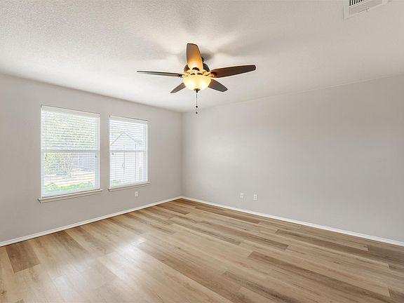 5th image of 13200 Ring Dr