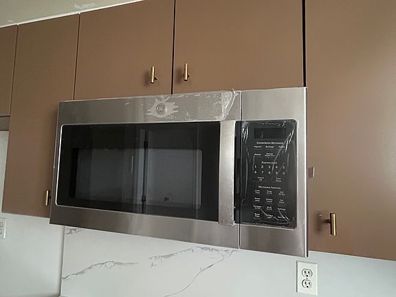 3rd image of 31 Callahan Ln #2