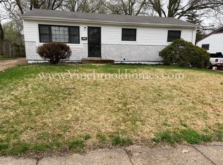 1130 Penhurst Dr, Florissant, MO 63033