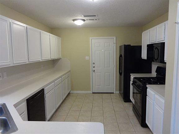 4th image of 12657 Pine Bush Dr