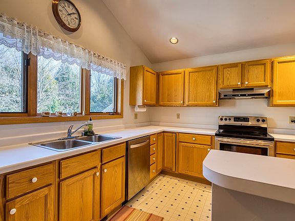 3rd image of 10691 Woodcrest Ln #204