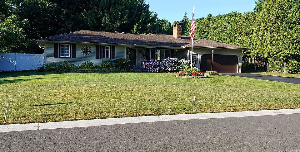 1st image of 751 Newberry Ln