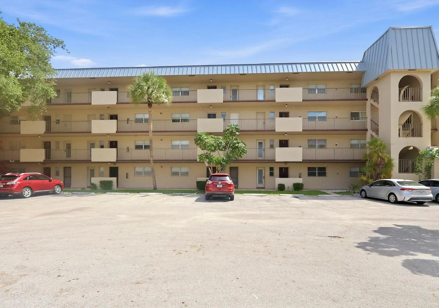 2 bed, 2.0 bath, 1130 sqft, $2,000 — Photo 2
