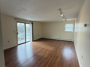 826 State St APT 5, Bangor, ME 04401