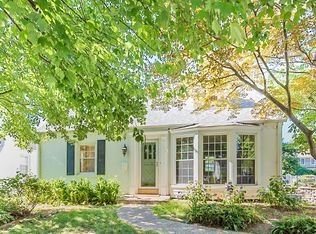 102 Holly Dr, Saint Louis, MO 63119