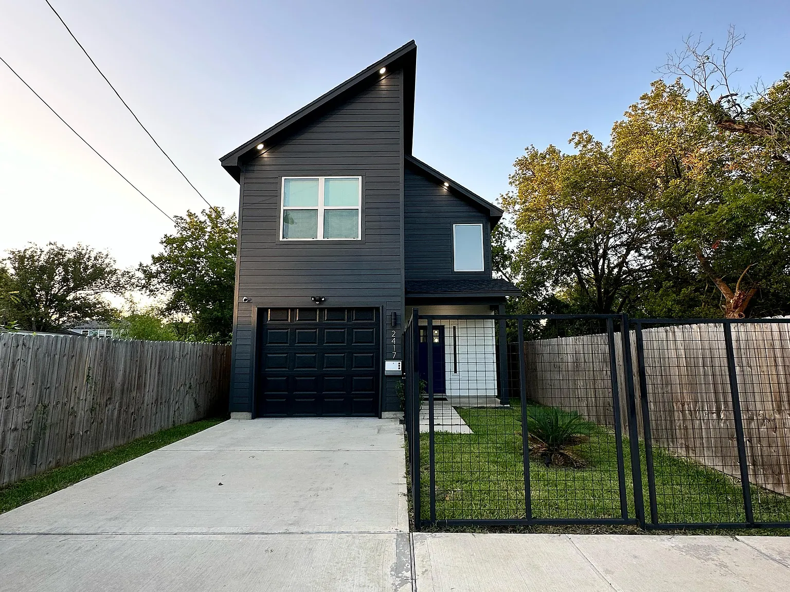 3 bed, 1720 sqft, $850 — Photo 1