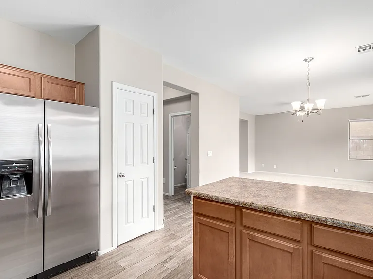 4509 E Loma Vista St — Photo 2