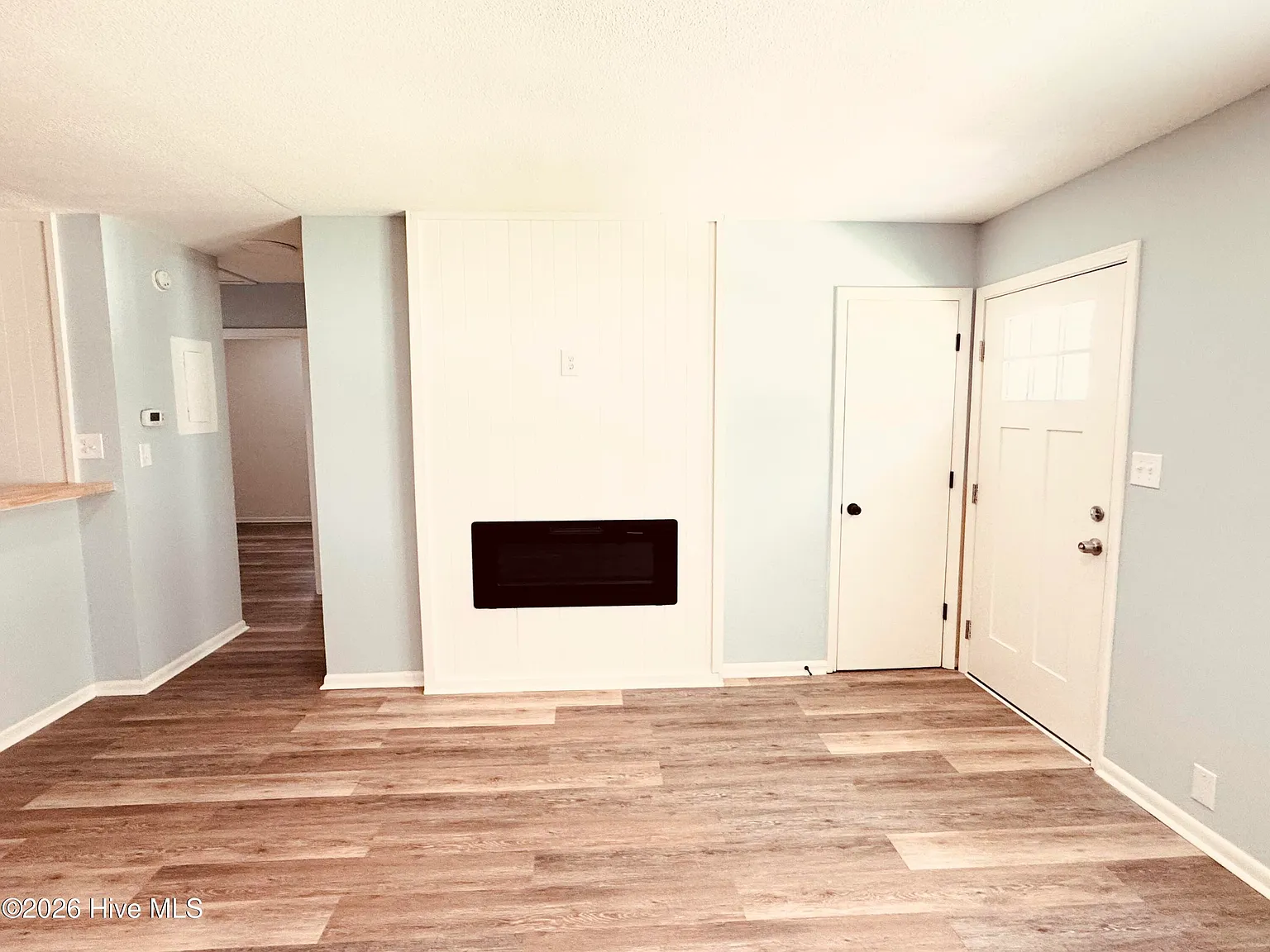 2 bed, 1.0 bath, $1,700 — Photo 4