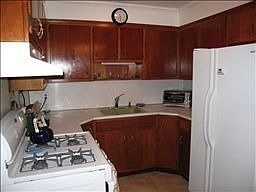 4th image of 26 Derwent Ave