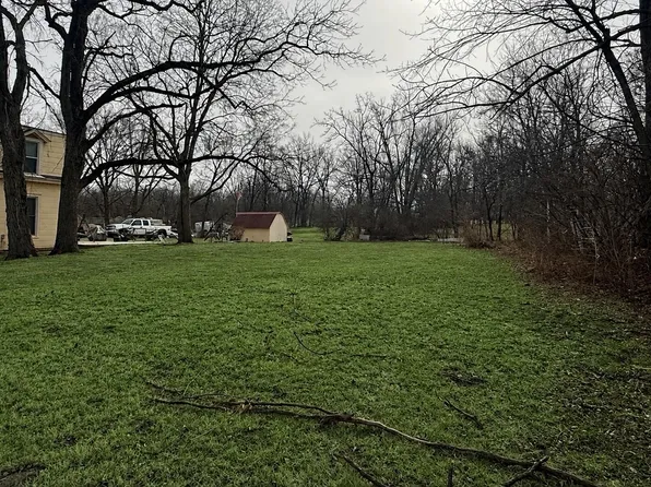 609 E 2nd Ave, Indianola, IA 50125
