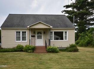 27 Versailles Ave, North Adams, MA 01247