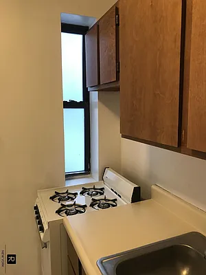 Rented by R New York | media 25