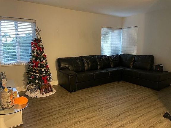 5th image of 2343 NW 14th St #1