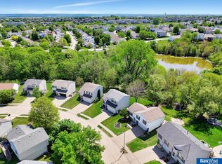 2941 Lone Tree Rd, Bellevue, NE 68123