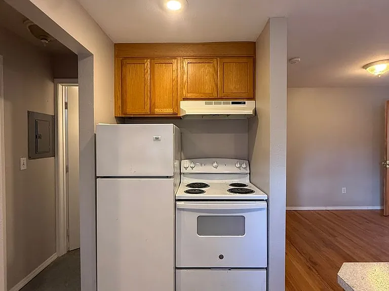 310 Bellevue Ave E — Photo 4