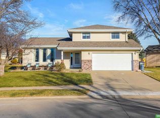 13950 Arbor Cir, Omaha, NE 68144