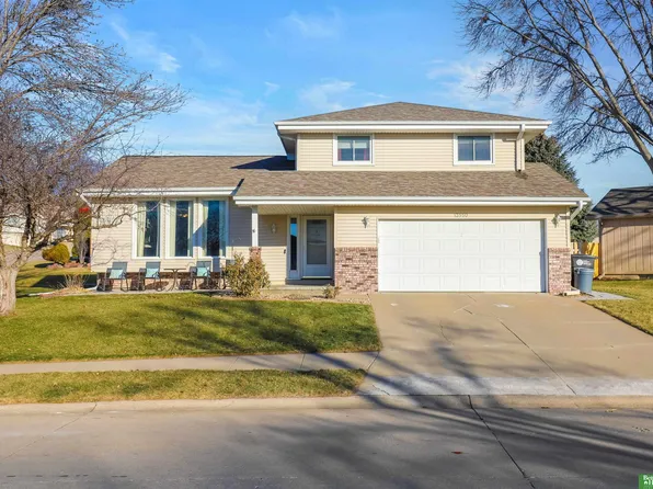 13950 Arbor Cir, Omaha, NE 68144
