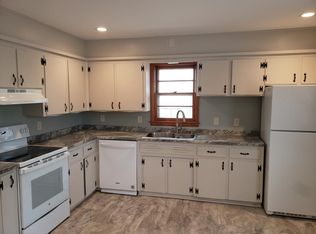 842 N Redbarn Ln, Wichita, KS 67212