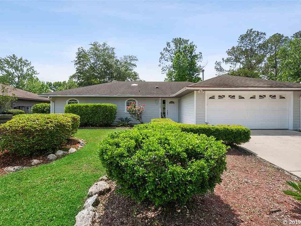 1st image of 6105 NW 111th Pl