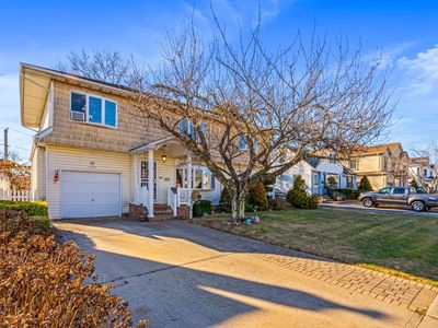 1051 Shelburne Drive, Franklin Square, NY, 11010