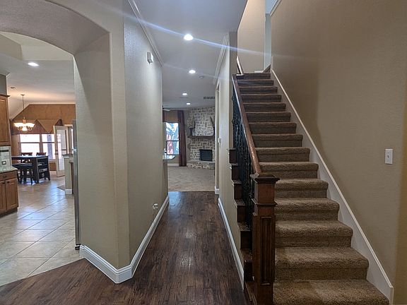 3rd image of 6512 Diamond Dr