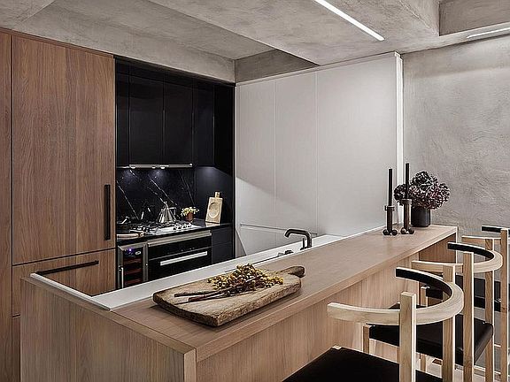 3rd image of 196 Orchard St #5Q
