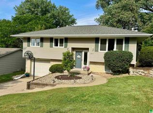 2917 S Martha St, Sioux City, IA 51106