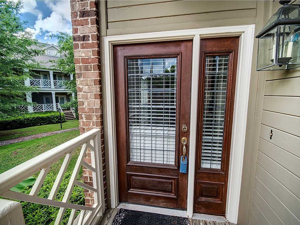 Front of unit, end unit