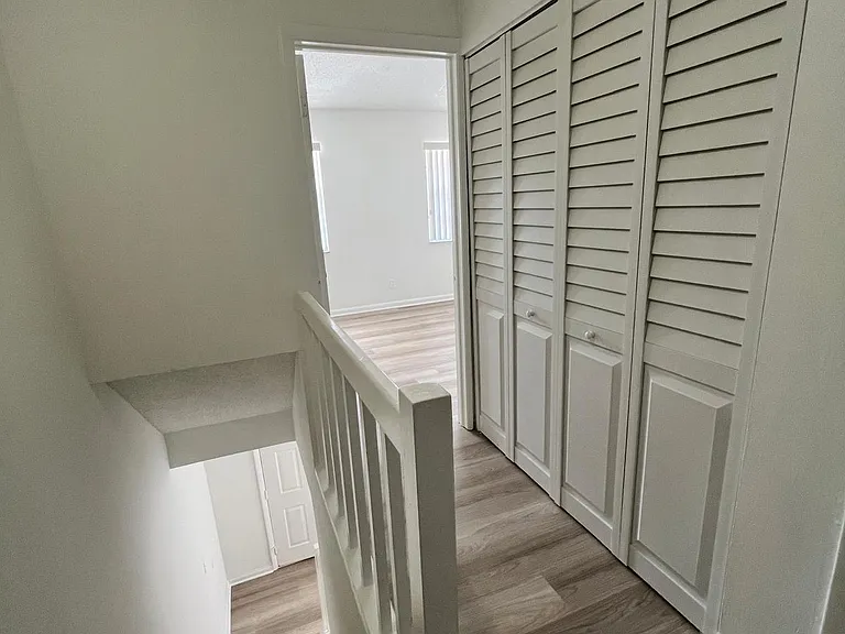2896 Edgehill Ln #2896 — Photo 8